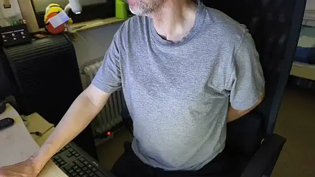 Snapshot of loenne1 chatting on 02-28-26, 10:33 loenne1 online show from 02-28-26, 10:33