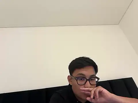 Snapshot of enzo_13 chatting on 02-22-26, 09:57 enzo 13 online show from 02-22-26, 09:57