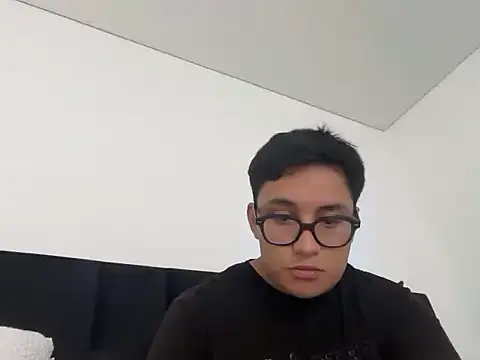 Snapshot of enzo_13 chatting on 02-23-26, 09:45 enzo 13 online show from 02-23-26, 09:45