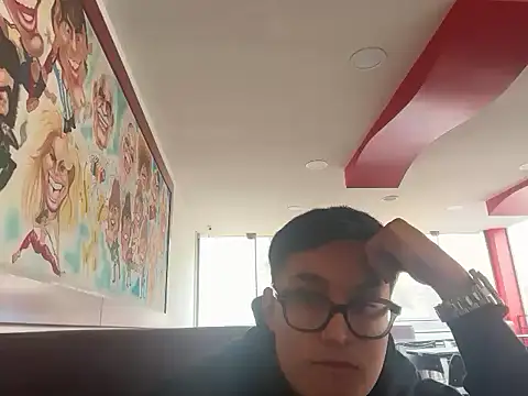 Snapshot of enzo_13 chatting on 02-24-26, 06:28 enzo 13 online show from 02-24-26, 06:28