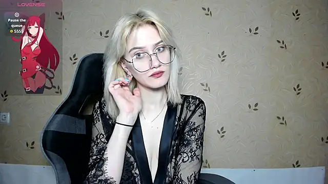 Snapshot of NicoleDaviss chatting on 07-25-26, 07:11 NicoleDaviss online show from 07-25-26, 07:11