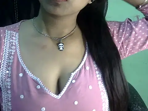 cute momo love online show from 04-04-26, 04:22