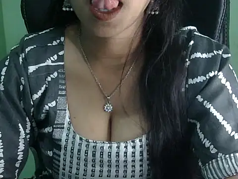 cute momo love online show from 05-13-26, 05:05