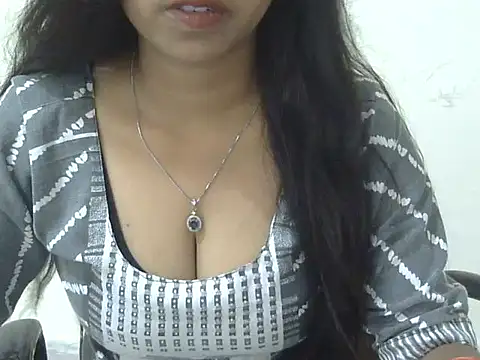 cute momo love online show from 07-05-26, 04:41
