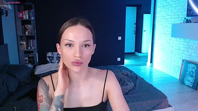 Snapshot of Jade_Amore chatting on 07-12-26, 05:04 Jade Amore online show from 07-12-26, 05:04