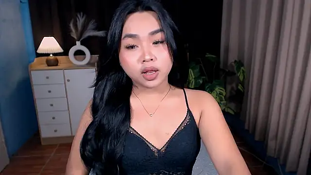 hoellygia online show from 03-10-26, 02:44