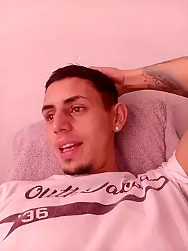 Snapshot of Cristianramos199 chatting on 02-28-26, 04:19 Cristianramos199 online show from 02-28-26, 04:19