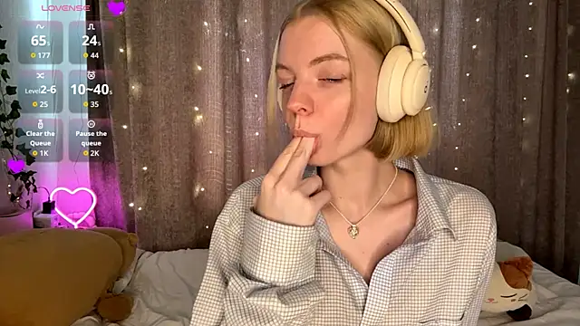 Snapshot of Marry_Sornatiko chatting on 06-11-26, 03:10 Marry Sornatiko online show from 06-11-26, 03:10