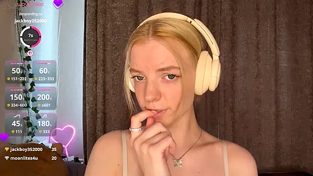 Snapshot of Marry_Sornatiko chatting on 06-23-26, 03:32 Marry Sornatiko online show from 06-23-26, 03:32