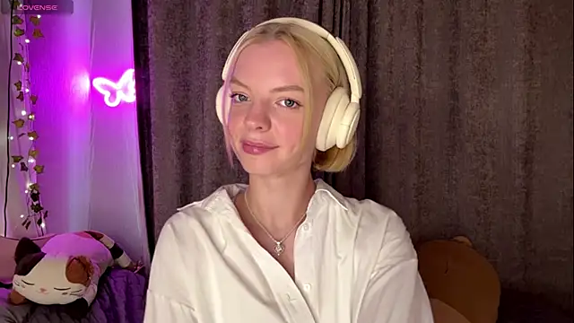 Snapshot of Marry_Sornatiko chatting on 07-27-26, 04:25 Marry Sornatiko online show from 07-27-26, 04:25