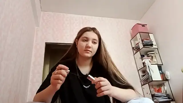 Snapshot of JanineThielman chatting on 03-29-26, 06:02 JanineThielman online show from 03-29-26, 06:02