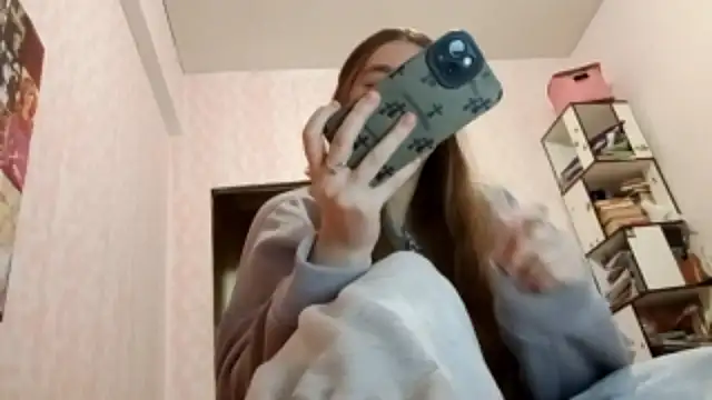 Snapshot of JanineThielman chatting on 04-15-26, 06:09 JanineThielman online show from 04-15-26, 06:09