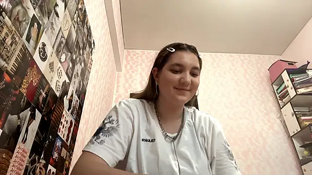 Snapshot of JanineThielman chatting on 06-11-26, 12:14 JanineThielman online show from 06-11-26, 12:14