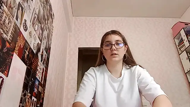 Snapshot of JanineThielman chatting on 07-05-26, 10:22 JanineThielman online show from 07-05-26, 10:22