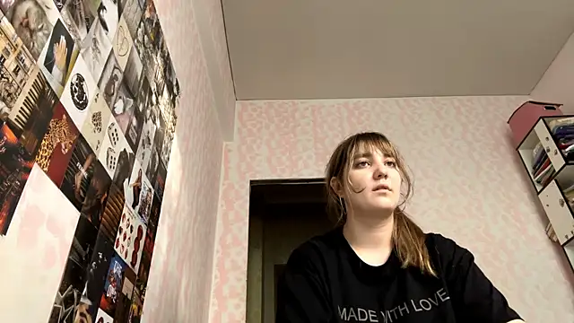 Snapshot of JanineThielman chatting on 07-08-26, 11:58 JanineThielman online show from 07-08-26, 11:58