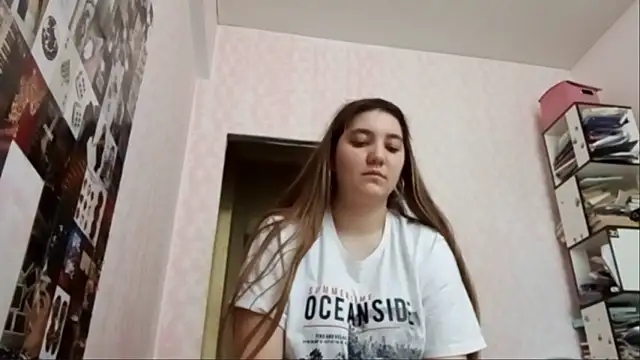 Snapshot of JanineThielman chatting on 07-12-26, 05:20 JanineThielman online show from 07-12-26, 05:20