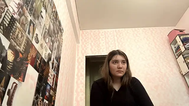 Snapshot of JanineThielman chatting on 07-15-26, 05:34 JanineThielman online show from 07-15-26, 05:34