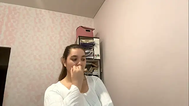 Snapshot of JanineThielman chatting on 07-19-26, 06:17 JanineThielman online show from 07-19-26, 06:17