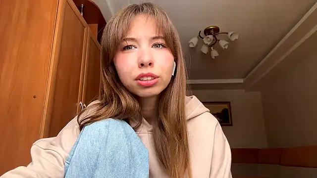 Snapshot of SerenaHawthorne chatting on 02-27-26, 10:04 SerenaHawthorne online show from 02-27-26, 10:04