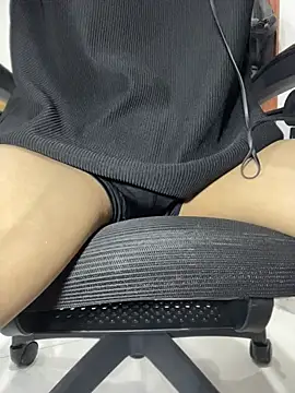 NniuAh online show from 04-18-26, 10:08