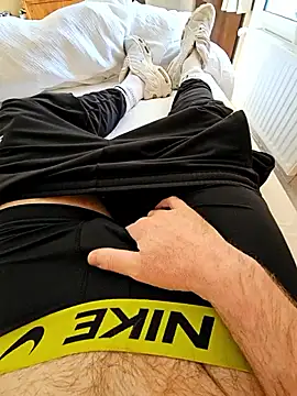 Kiffeur2Tn online show from 04-27-26, 08:23