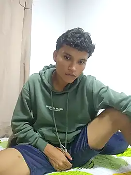 Snapshot of Julikid1 chatting on 02-25-26, 02:43 Julikid1 online show from 02-25-26, 02:43