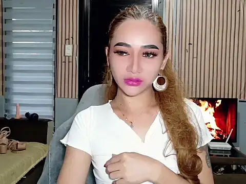 Snapshot of Demonsfuck chatting on 07-18-26, 10:57 Demonsfuck online show from 07-18-26, 10:57