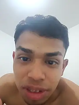 Snapshot of Lluviadeorohd chatting on 02-27-26, 03:28 Lluviadeorohd online show from 02-27-26, 03:28