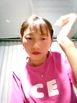 Snapshot of Xuka-xx chatting on 02-24-26, 01:20 Xuka-xx online show from 02-24-26, 01:20