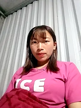 Snapshot of Xuka-xx chatting on 02-25-26, 12:26 Xuka-xx online show from 02-25-26, 12:26