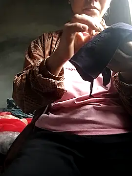 elen8800 online show from 04-18-26, 06:06