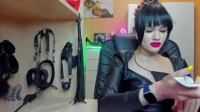 KristiTopxx online show from 10-15-25, 06:08