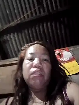 Snapshot of sweet_lhyn chatting on 05-23-26, 01:26 sweet lhyn online show from 05-23-26, 01:26