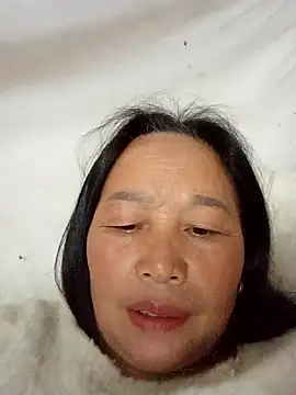 heesuu11 online show from 04-30-26, 09:41