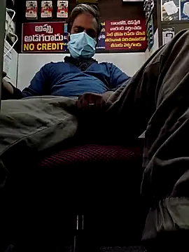 Snapshot of bad_boy_43 chatting on 02-27-26, 09:20 bad boy 43 online show from 02-27-26, 09:20