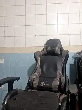 boyp3netrat0r online show from 04-10-26, 11:42