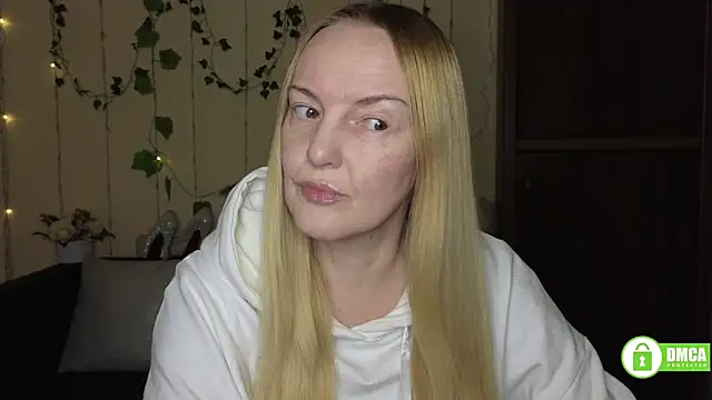 Snapshot of Bella_soulmate chatting on 02-24-26, 06:22 Bella soulmate online show from 02-24-26, 06:22