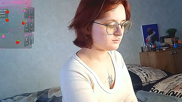 Snapshot of LouiseDew chatting on 03-03-26, 02:28 LouiseDew online show from 03-03-26, 02:28