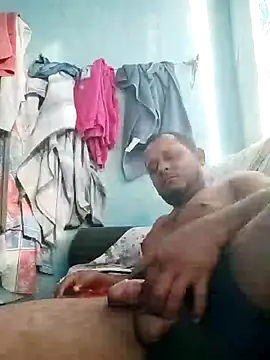 Snapshot of Pau32boy chatting on 05-19-26, 07:20 Pau32boy online show from 05-19-26, 07:20