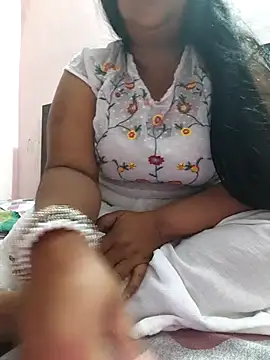 Snapshot of Moonae chatting on 03-02-26, 12:23 Moonae online show from 03-02-26, 12:23