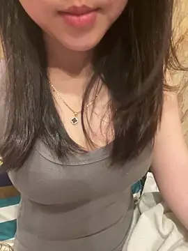 Snapshot of Sullys_ chatting on 03-21-26, 05:01 Sullys online show from 03-21-26, 05:01