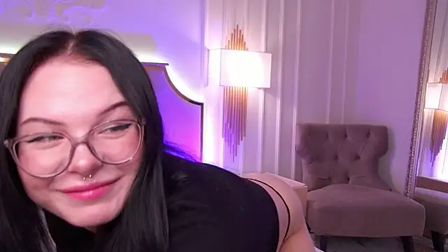 Snapshot of CindyMil chatting on 02-28-26, 06:14 CindyMil online show from 02-28-26, 06:14