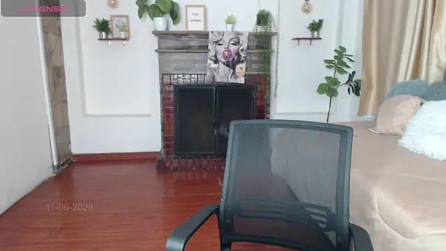 Emma hassani online show from 06-11-26, 01:20