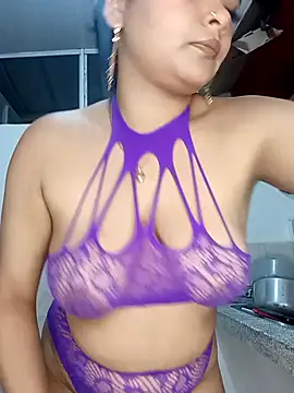 Snapshot of Emily_Rouse23 chatting on 04-18-26, 01:20 Emily Rouse23 online show from 04-18-26, 01:20