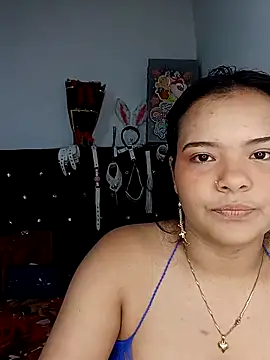 Snapshot of Emily_Rouse23 chatting on 05-09-26, 02:17 Emily Rouse23 online show from 05-09-26, 02:17