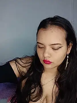 Snapshot of Emily_Rouse23 chatting on 05-19-26, 02:51 Emily Rouse23 online show from 05-19-26, 02:51