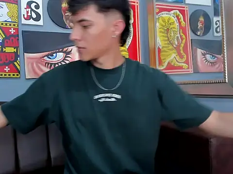 Snapshot of AronTawers chatting on 02-27-26, 09:04 AronTawers online show from 02-27-26, 09:04