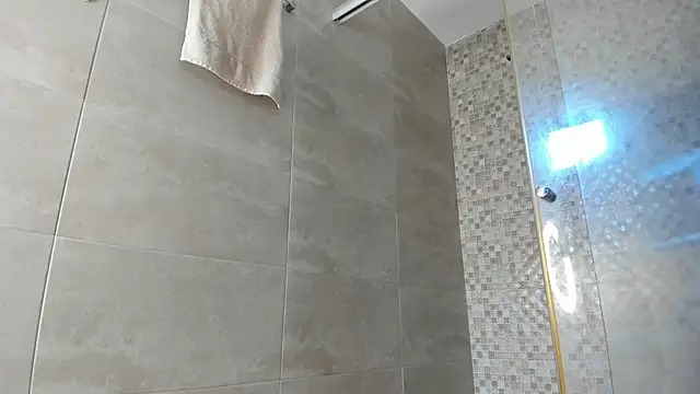 emily gaviria1 online show from 04-15-26, 12:23