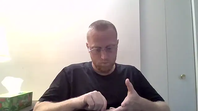 Snapshot of tytheexhibionist chatting on 06-12-26, 02:16 tytheexhibionist online show from 06-12-26, 02:16