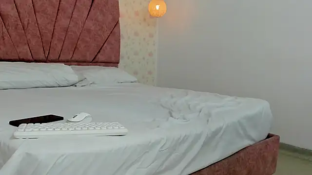 Snapshot of Nina_Moom chatting on 02-28-26, 12:28 Nina Moom online show from 02-28-26, 12:28